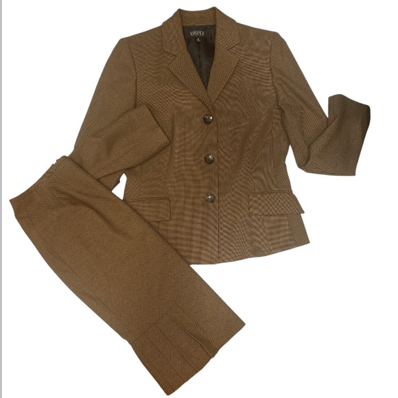 Kasper EUC Brown Herringbone Two Piece Tailored Business Skirt Suit, Size 8. - Picture 1 of 9